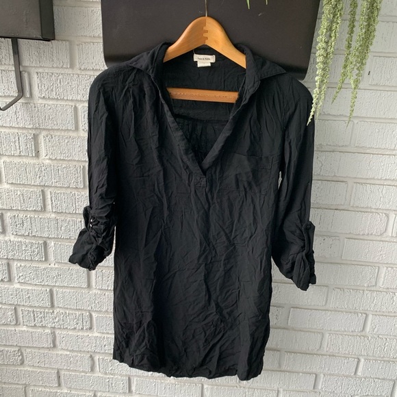 Saint & Noble Tunic Black V Neck Top Size Small - Picture 2 of 10